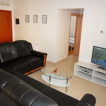 Vile Park Apartment Пула Экстерьер фото
