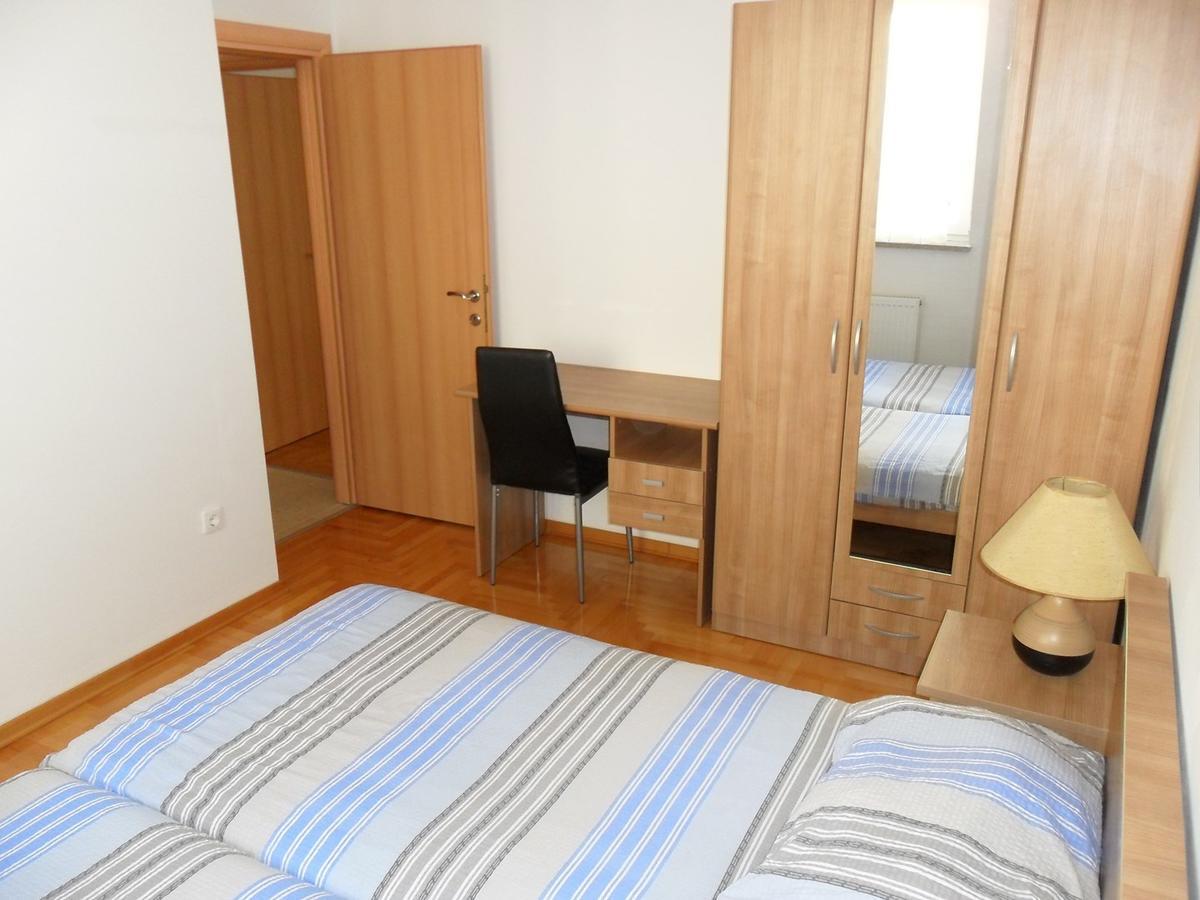 Vile Park Apartment Пула Экстерьер фото