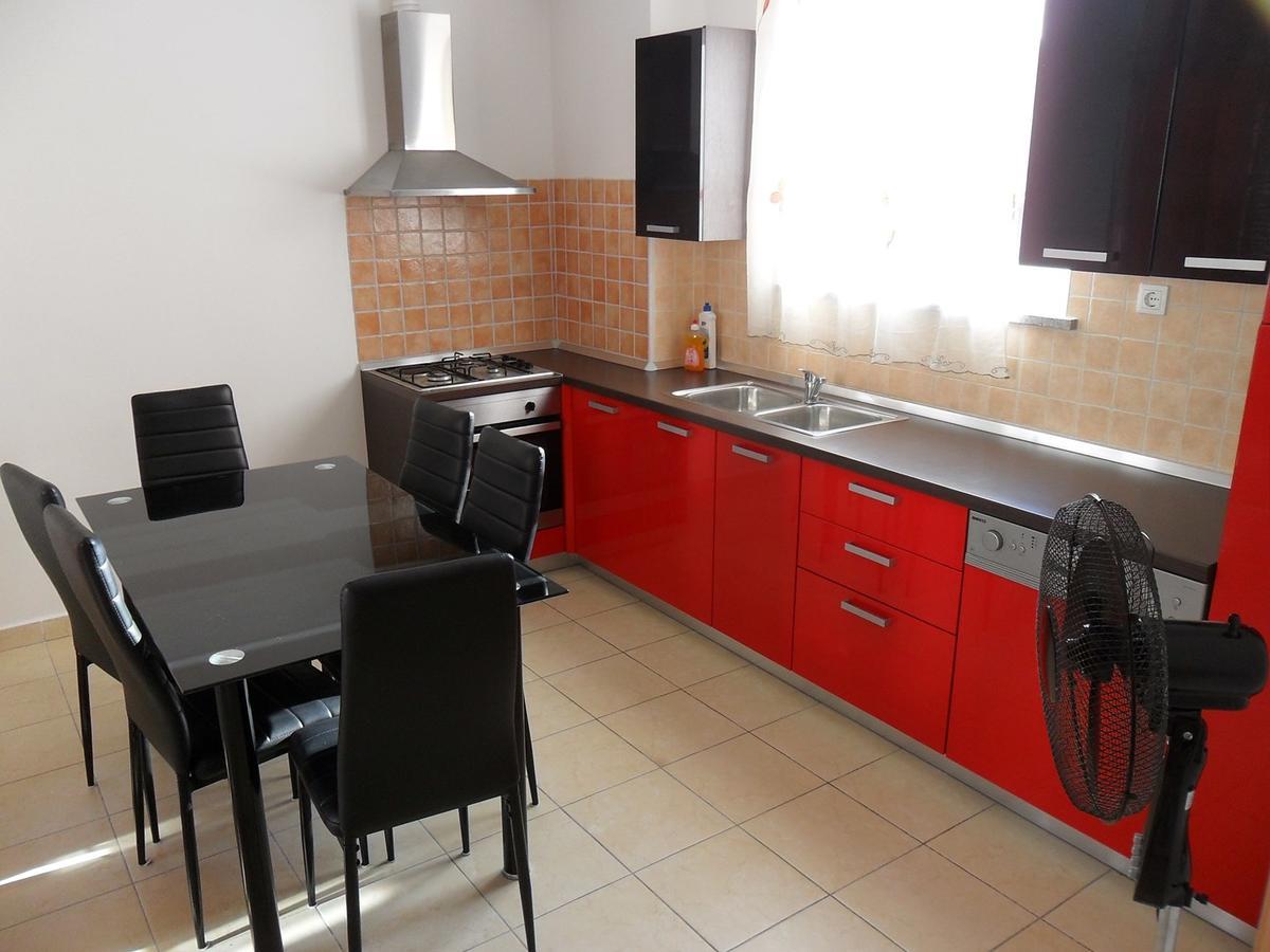 Vile Park Apartment Пула Экстерьер фото