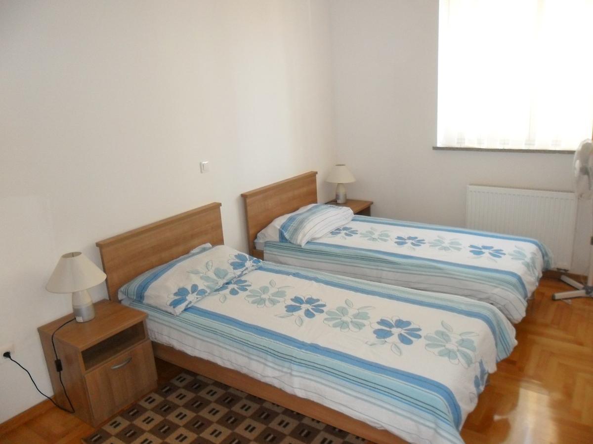 Vile Park Apartment Пула Экстерьер фото