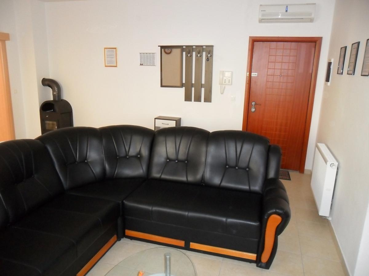 Vile Park Apartment Пула Экстерьер фото