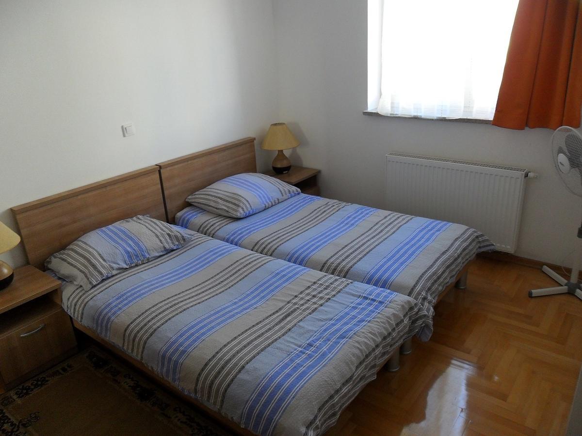 Vile Park Apartment Пула Экстерьер фото